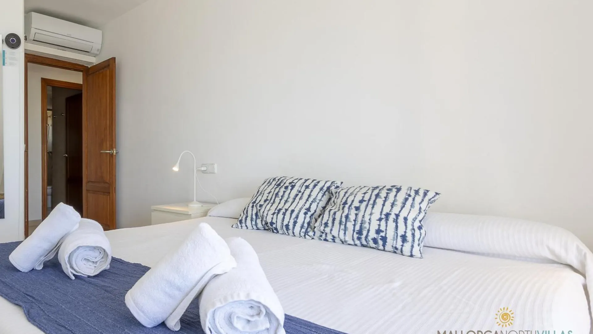 Daire Apartamento Tonia First Line Pine Walk Port de Pollença İspanya